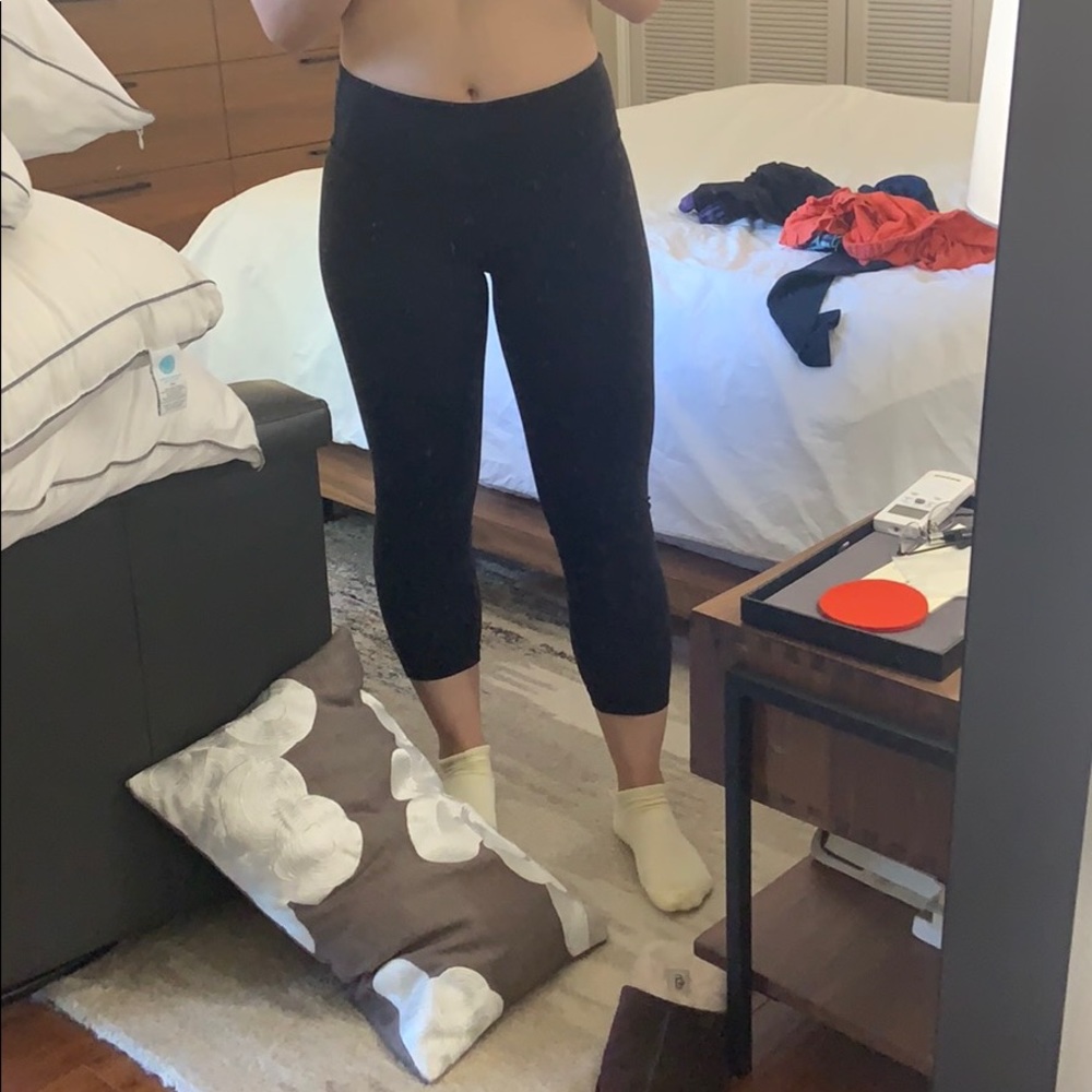 Lulu lemon 3/4 length leggings size 4